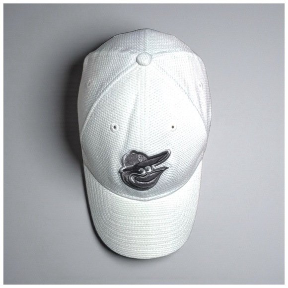 New Era 39Thirty Men’s Baltimore Orioles Hat. White, Silver. Small/Medium - Picture 3 of 7